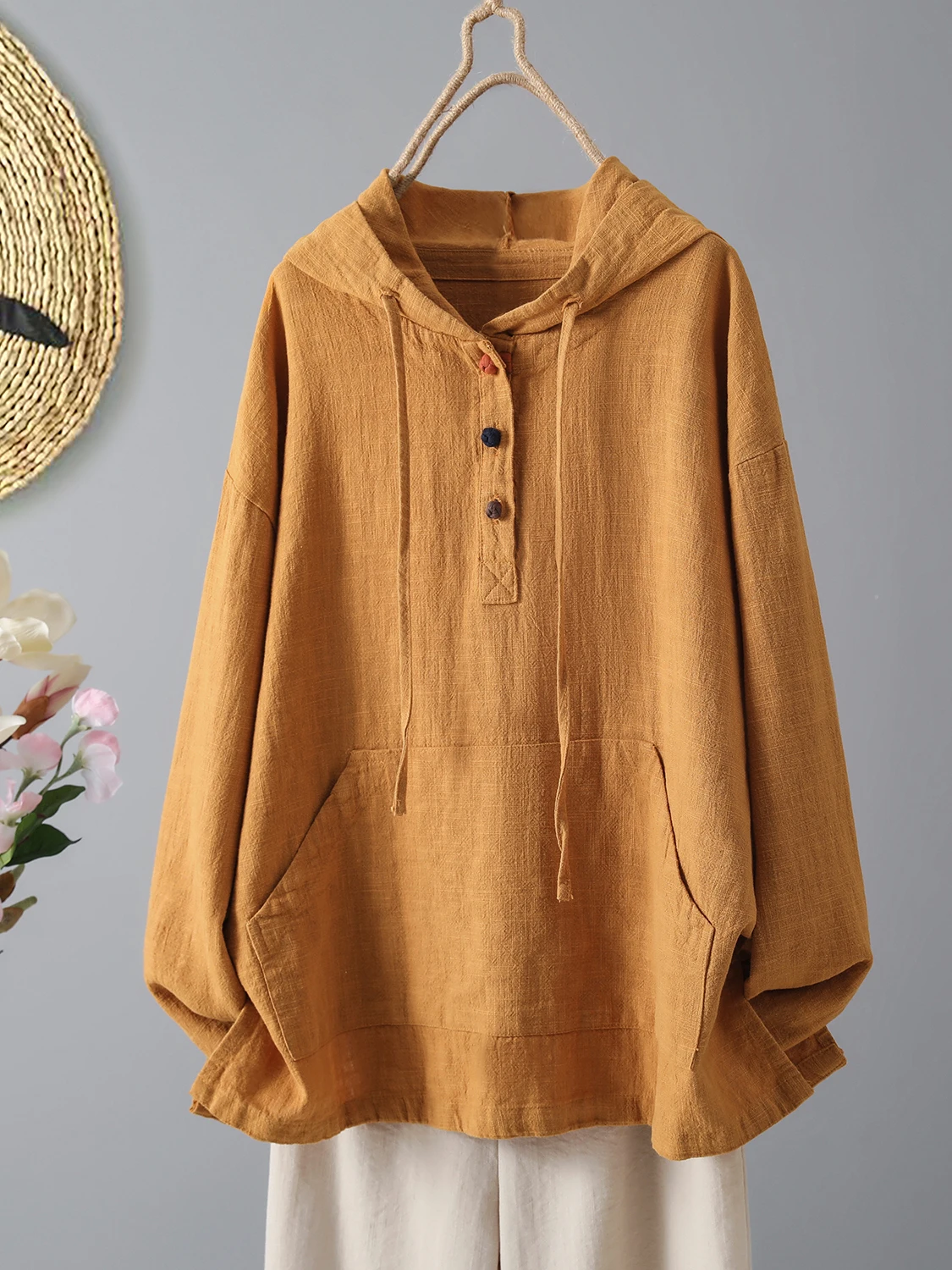Hoodie Katun Linen Kancing Retro Ukuran Besar Pakaian Kasual Artistik Wanita Musim Gugur Nyaman Dipakai Sweatirt