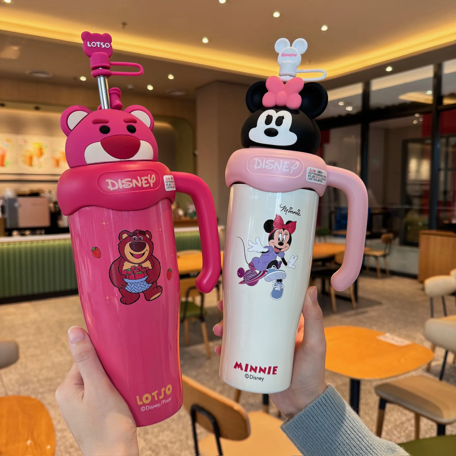 800 ml Kreskówka Disney Mickey Minnie Lotso Kubek termiczny o dużej pojemności 316 Stalowy kubek ze słomką do kawy Prezent