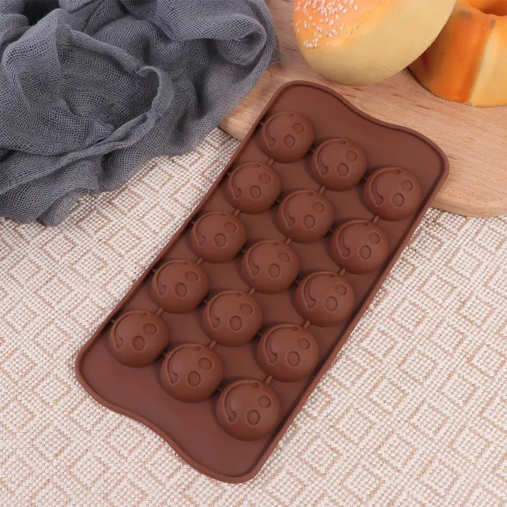 Cute Smile Face Pig Shaped Mini Poop Chocolate Mold 15 Grids Personalized Poop Silicone Mold Funny No Stick Candle Mold Cake