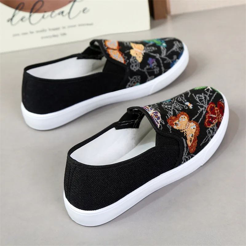 Spring Women Flat Shoes Soft Sole Slip on Student Breathable Comfortable Casual Versatile Canvas Shoes for Women