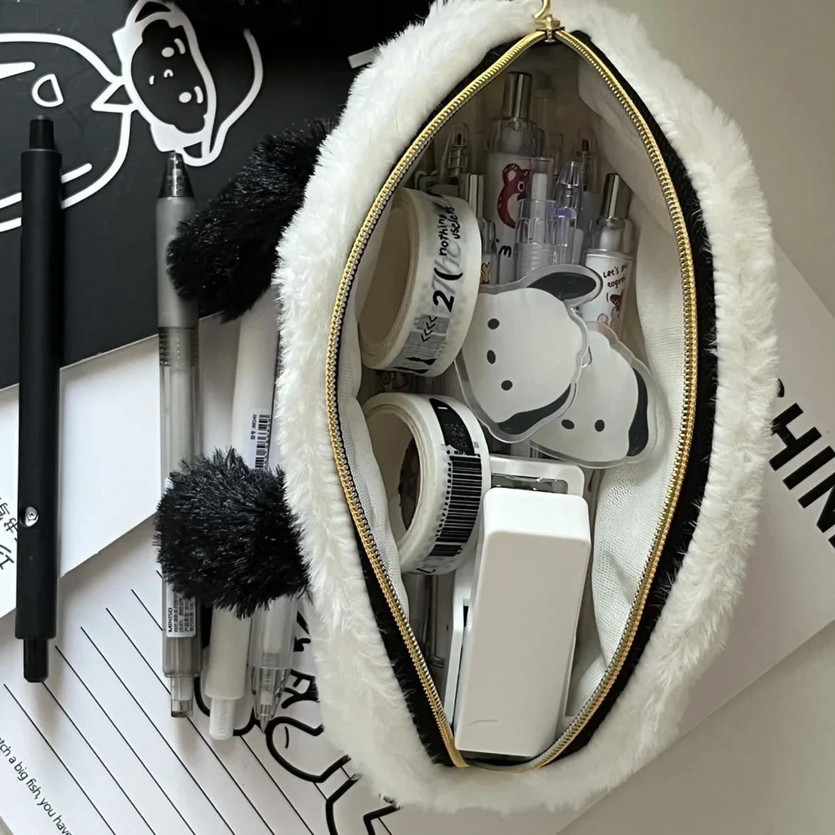 Snoopy Soft Plush Puppy Pencil Case Big Capacity Style Pen Bag Girl Storage Zipper Makeup Organizer School Stationary