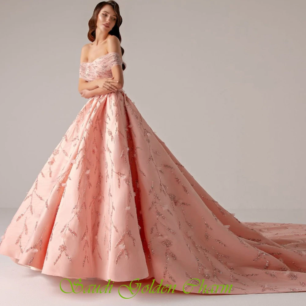 Abito da sera semplice in raso rosa personalizzato Abito da festa semplice con scollo a barca e spalle scoperte Abito da ballo classico con strascico a cappella a trapezio
