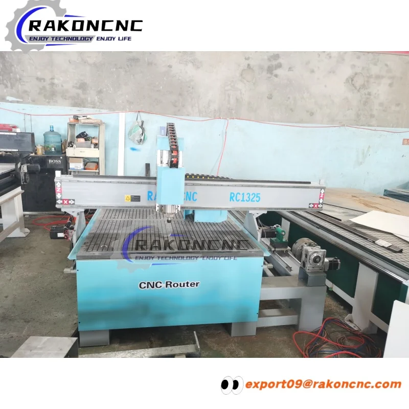 

4-осевой фрезерный станок с ЧПУ для дерева, 3D-гравировальный станок, деревообрабатывающий станок с боковым поворотным устройством для цилиндрической мебели 1325