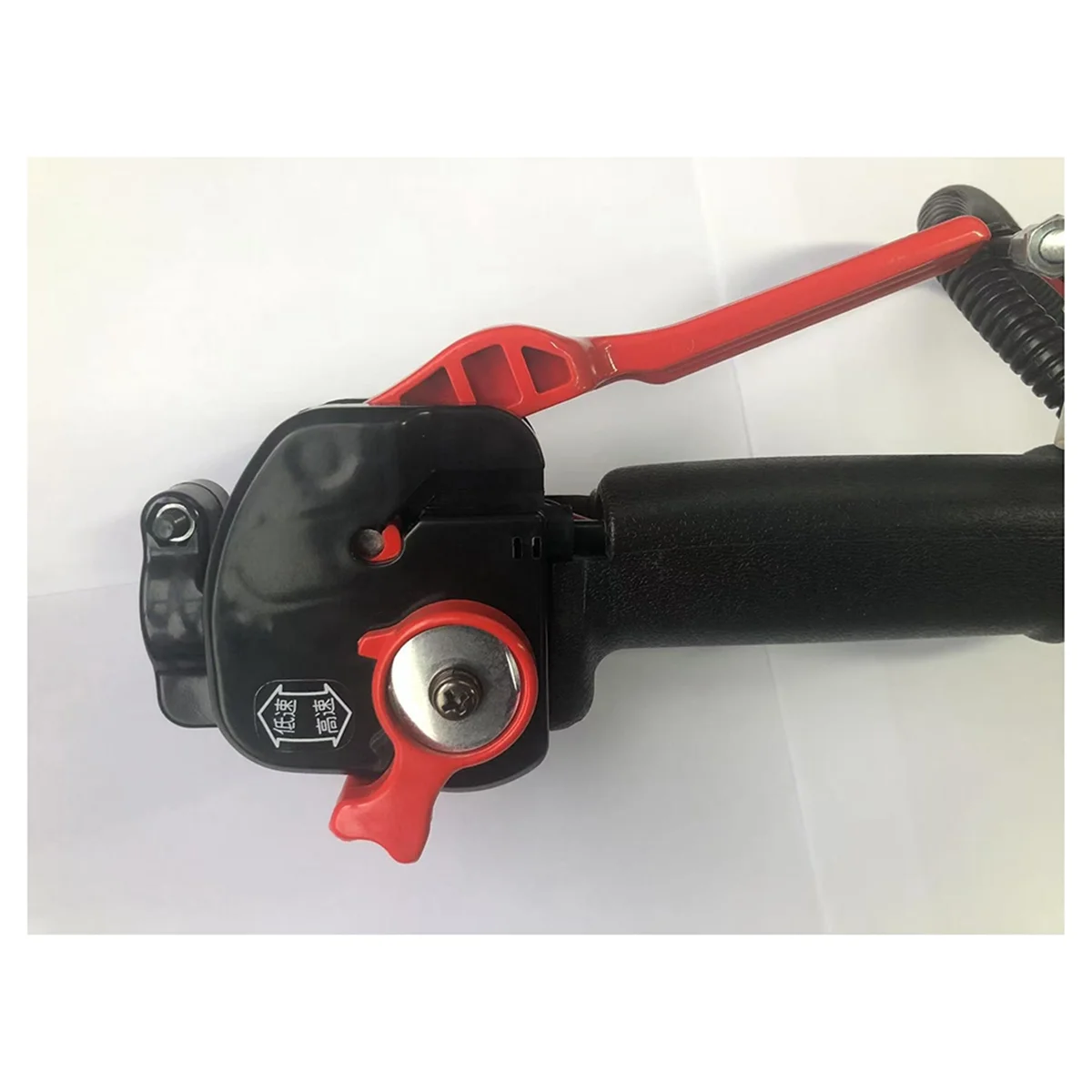 AA98 221465 Uchwyt przełącznika podkaszarki do Maruyama BC2430H - Części do podkaszarki, narzędzia ogrodnicze