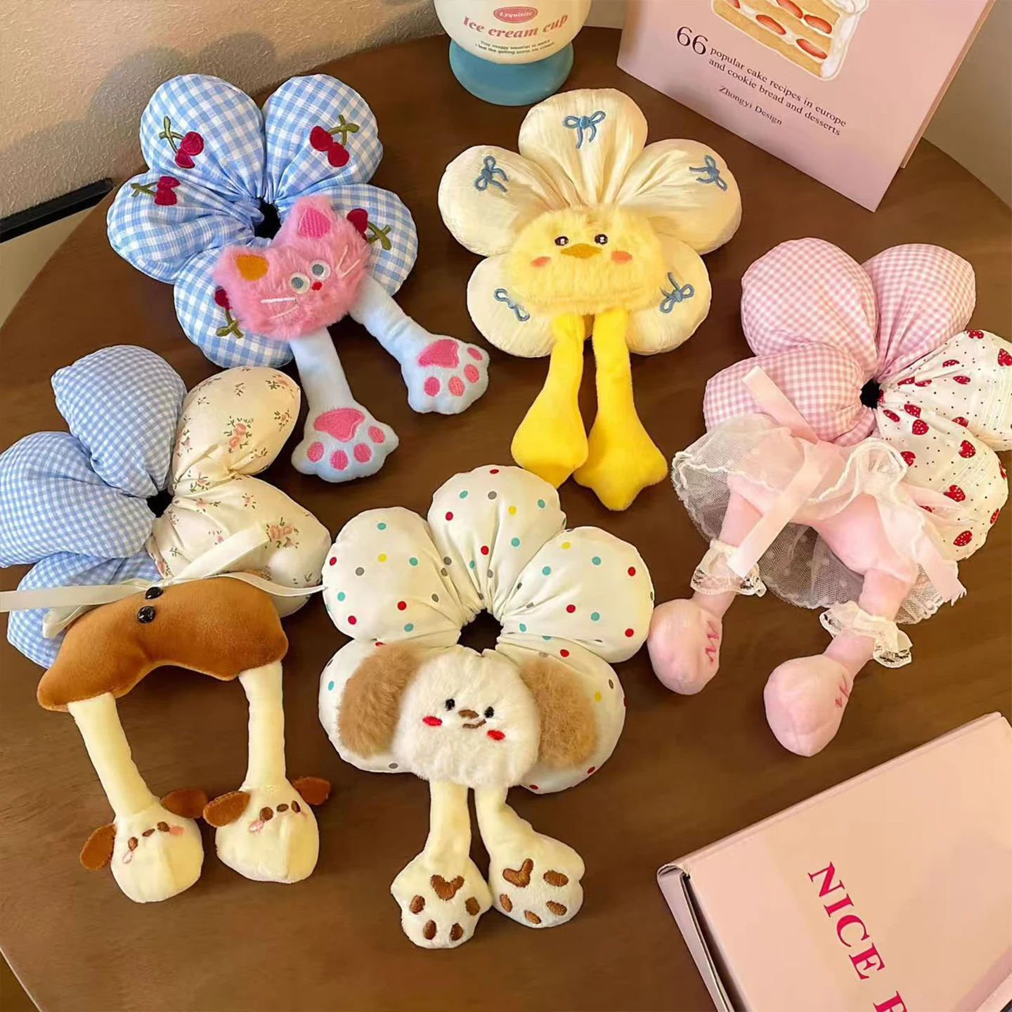

1pc cute cartoon animal flower large intestine scrunchie, cotton three-dimensional puppy head rope little yellow duck hair rope