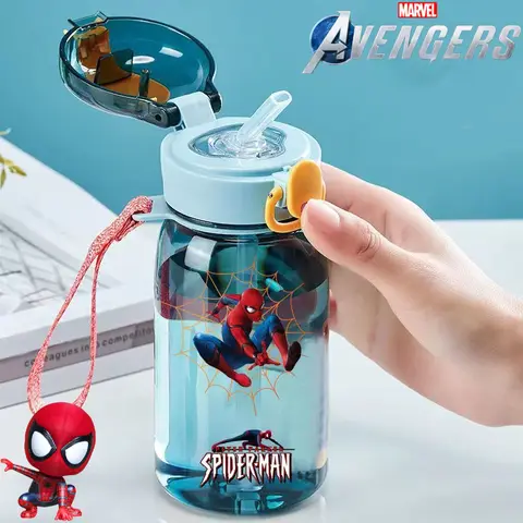 Marvel Spiderman Bottiglia d'acqua in paglia di grande capacità portatile per bambini all'aperto creativa animazione cartone animato periferica anti-goccia