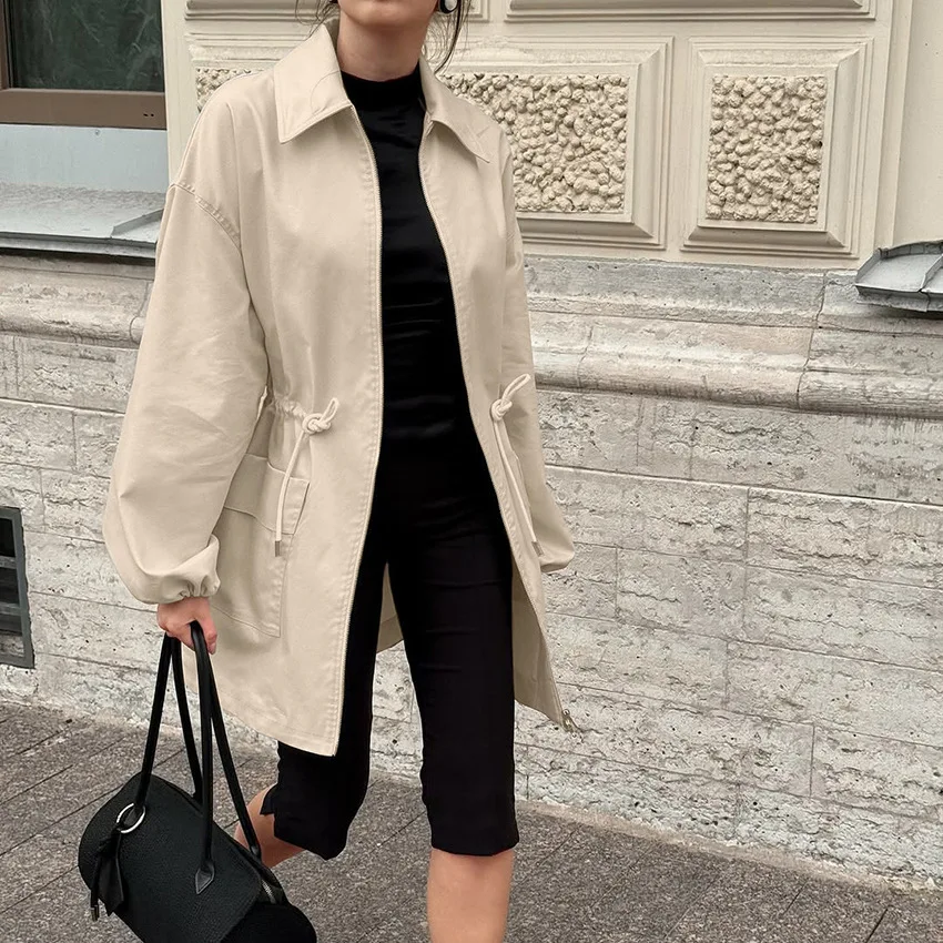 Nuovo Design Primavera-Autunno 2026: Giacca a Vento da Donna con Zip, Cappotto a Vita Elasticizzata di Media Lunghezza con Maniche Lunghe e Colletto