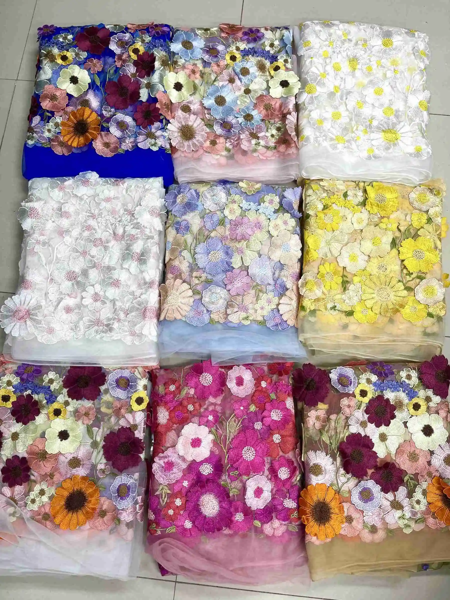 

2024 Luxury 3D Flower Lace Fabric High Quality French Embroidery Tulle Mesh Lace African Fabric For Wedding Party Dress Sewing