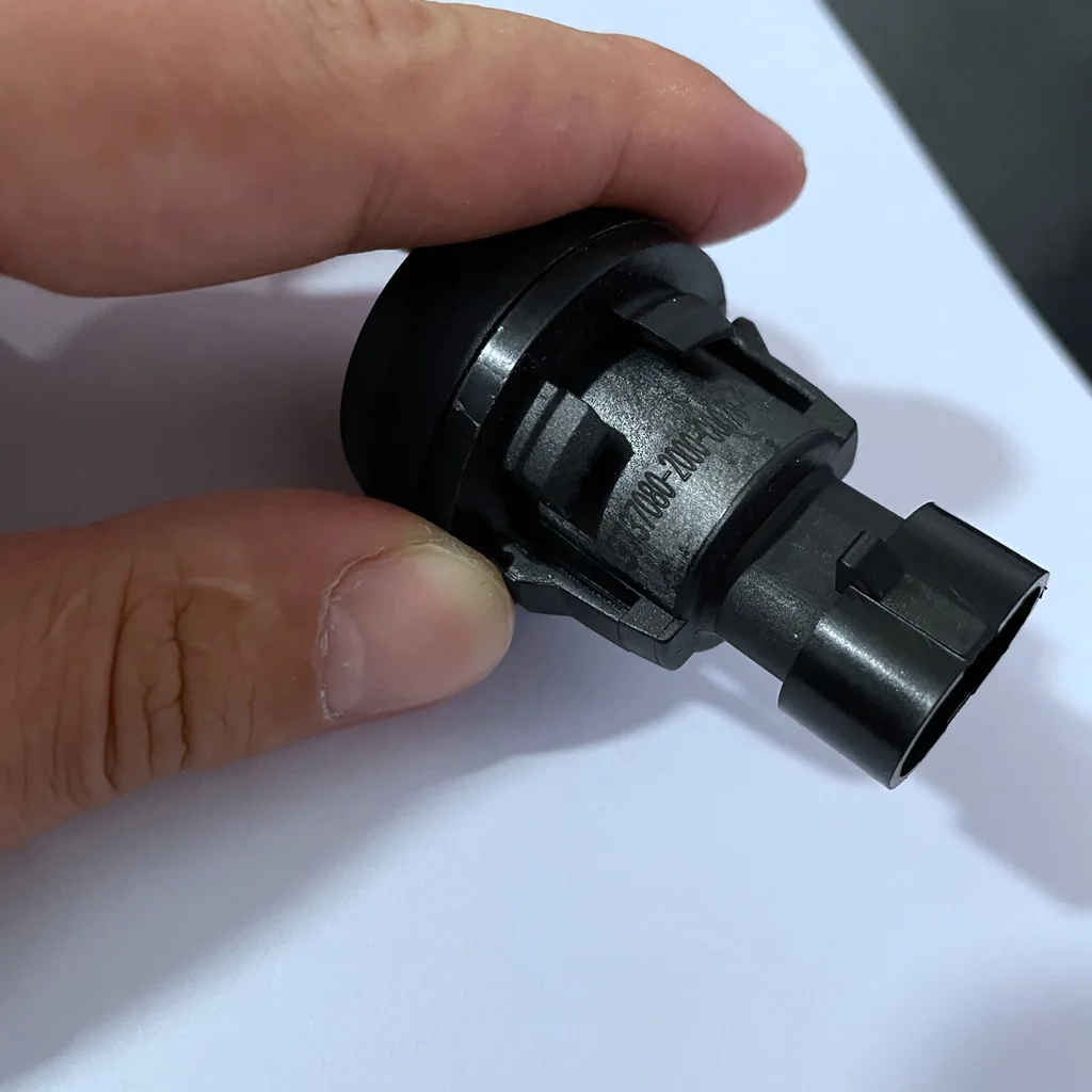 Suitable for Jiefang J7 cab lift switch flip switch start switch button 3737080-2000