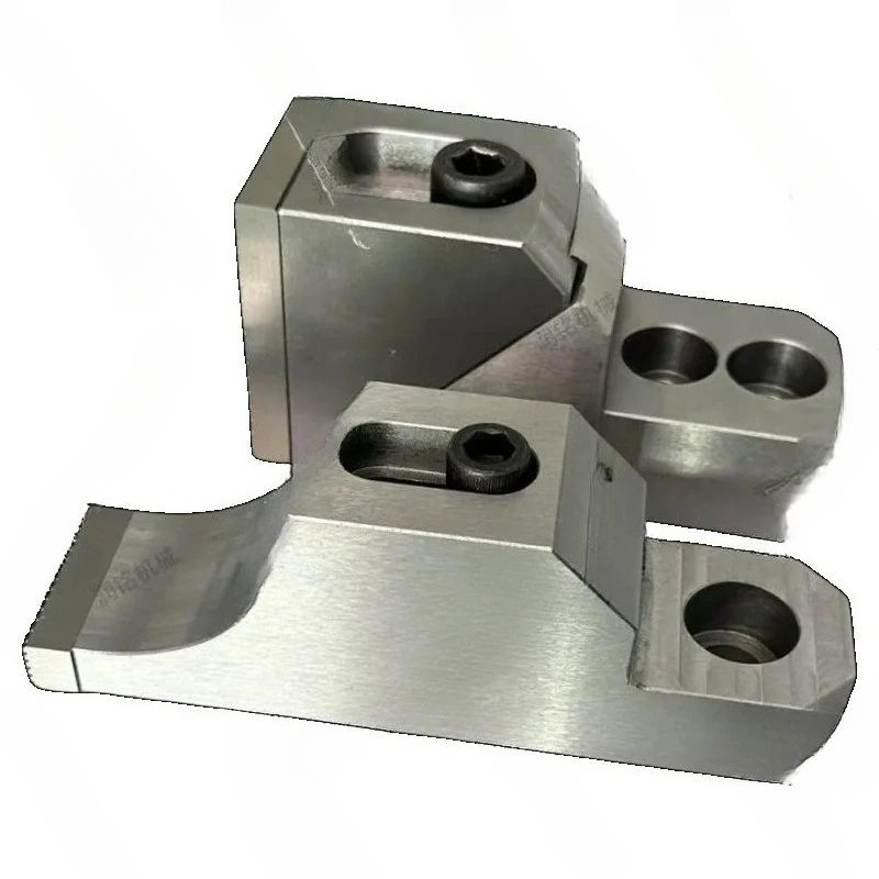 

Усиленные высокоточные тиски с боковой фиксацией и защитой от деформации для обработки пресс-форм на станках с ЧПУ