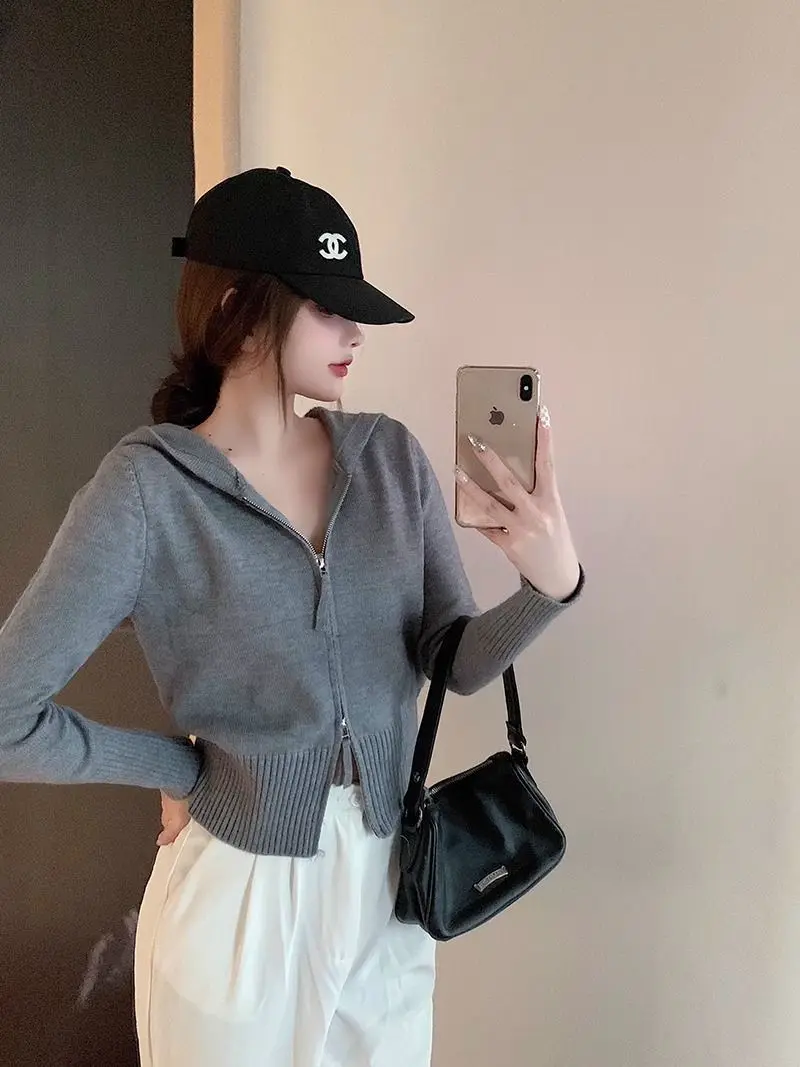 Age Reducing Explosive Street Hoodie Women\'s Knitted Cardigan High-end Gray Design Short High Waisted Sweater Small Stature