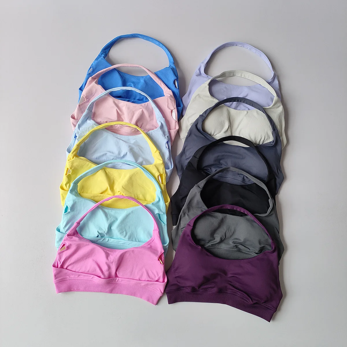 

Women Sports Bra Seamless Halter Yoga Clothes Removable Cups Women Workout Clothing Gym Backless Bra Running Workout Tops