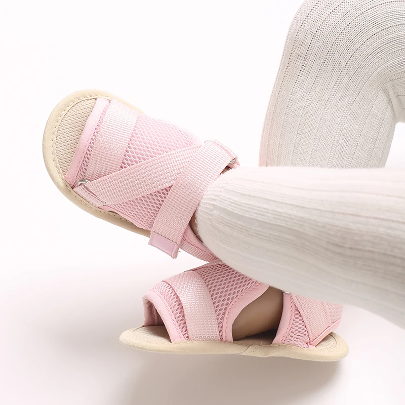 المألوف 0-18 متر طفل لطيف مفتوح الأصابع ما قبل المدرسة الصيف الصنادل عارضة القماش الناعم أسفل عدم الانزلاق حذا فردي للسيدات للنساء