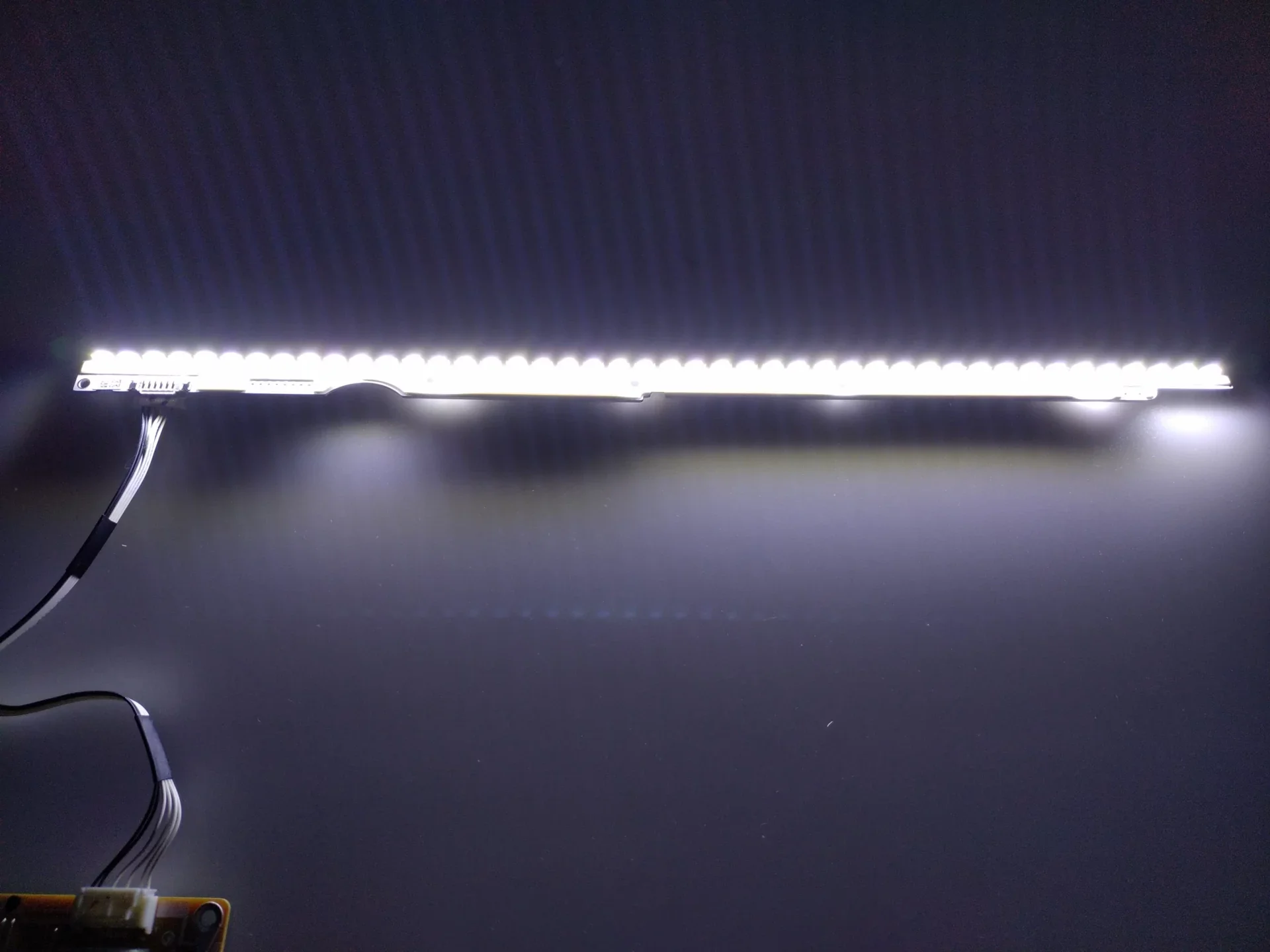 

LED strip 44 lamp For SLED 2012SVS32 7032NNB 44 2D REV1.0 V1GE-320SM0-R1 32NNB-7032LED-MCPCB UE32ES6557 UE32ES6307 UE32ES6100