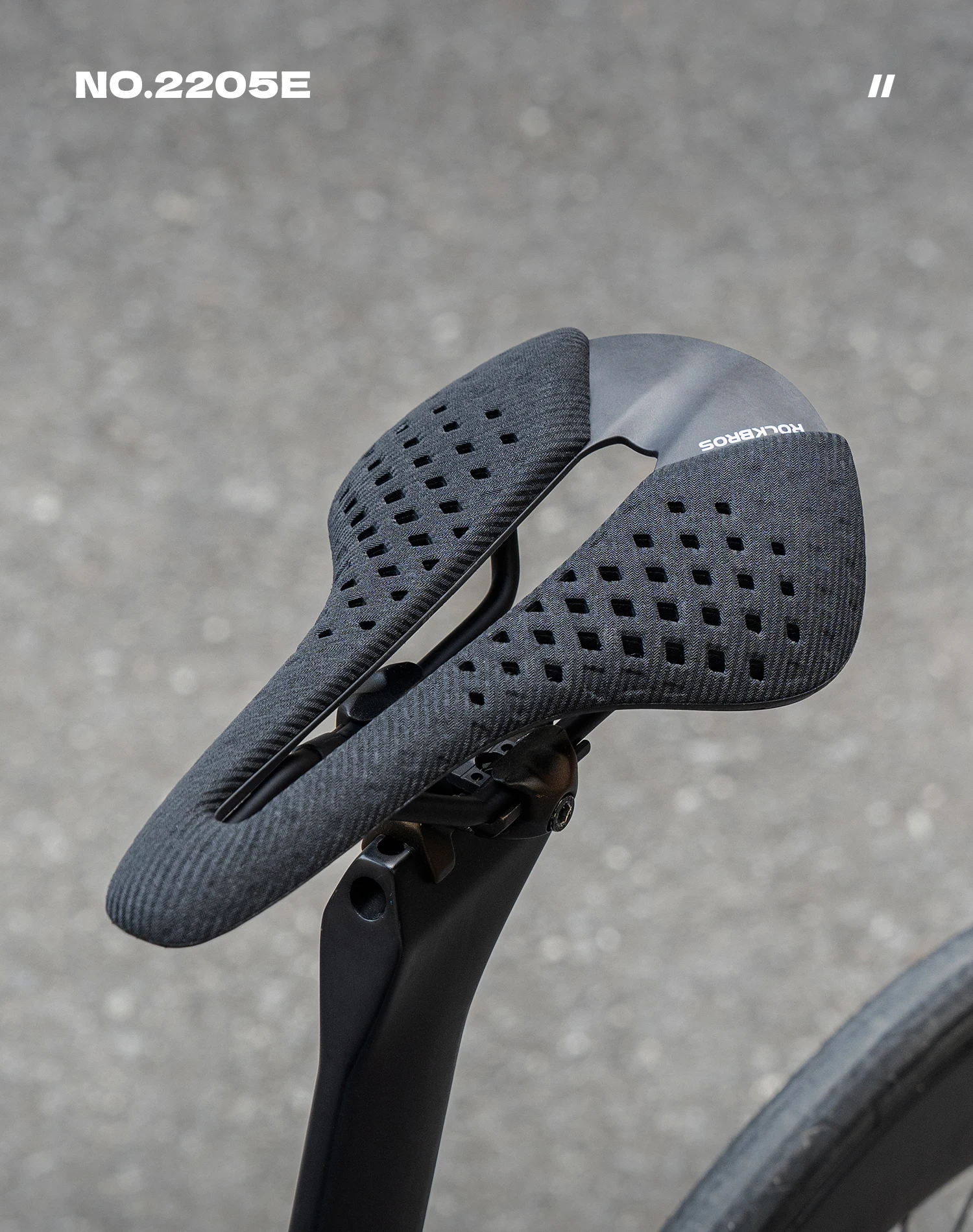 ROCKBROS Carbonfaser-Fahrradsattel Leichter Hohler Atmungsaktiver Fahrradsitz Regenfester MTB Rennrad Faltrad Fahrradsattel – Detail 1