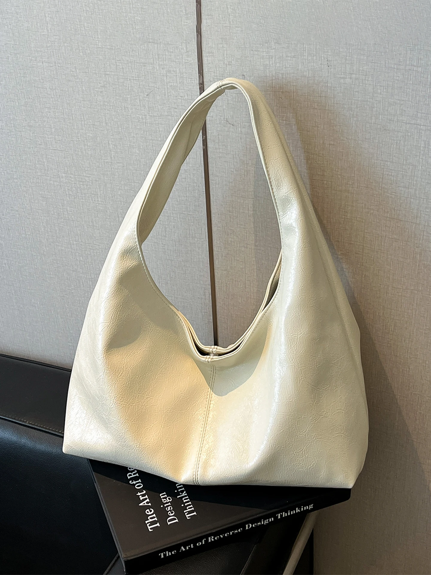 

Женская большая вместительная сумка-тоут, осень-зима, новый корейский стиль, искусственная кожа, сумки на одно плечо с магнитной кнопкой, модная красная сумка