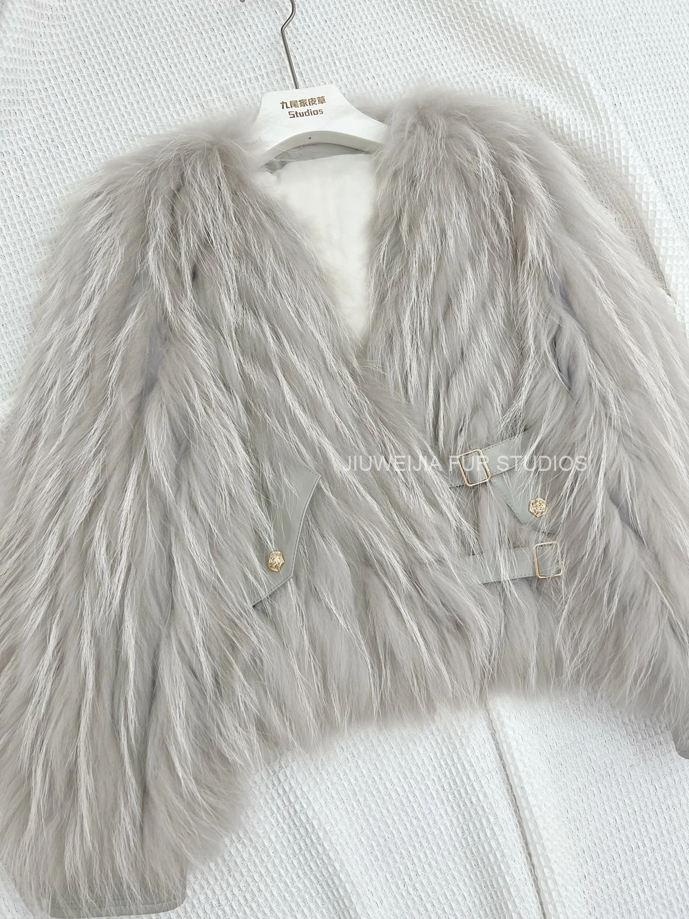 2026 Winter New Fur Strip Sewed Together Short Style Thin Raccoon Fur Fox Fur Coat Young Women's Coat