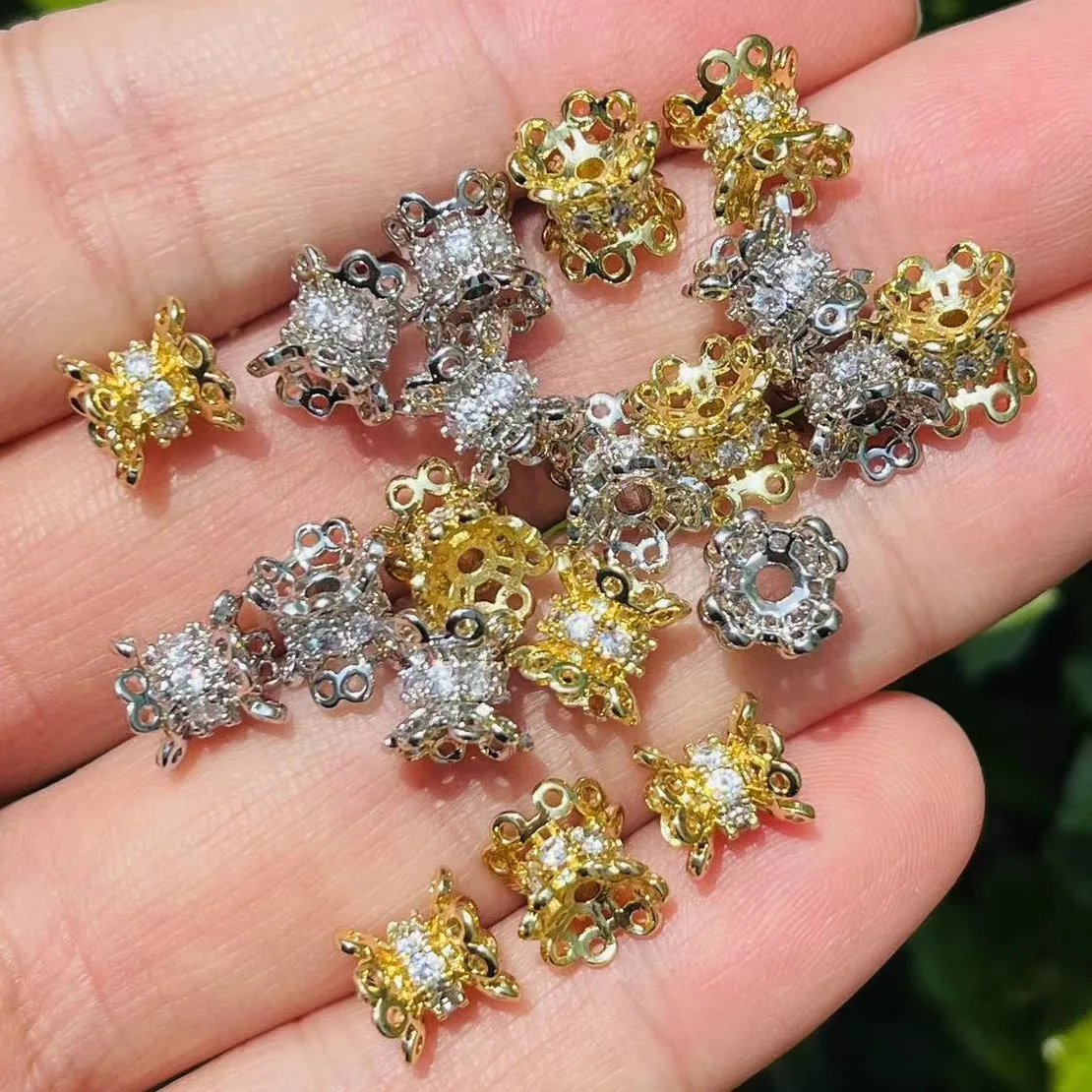 

20Pcs/Lot CZ Pave Flower Spacer 7.5x6mm Jewelry Beads Accessories for DIY Custom Design Bracelets Necklace Hand Making