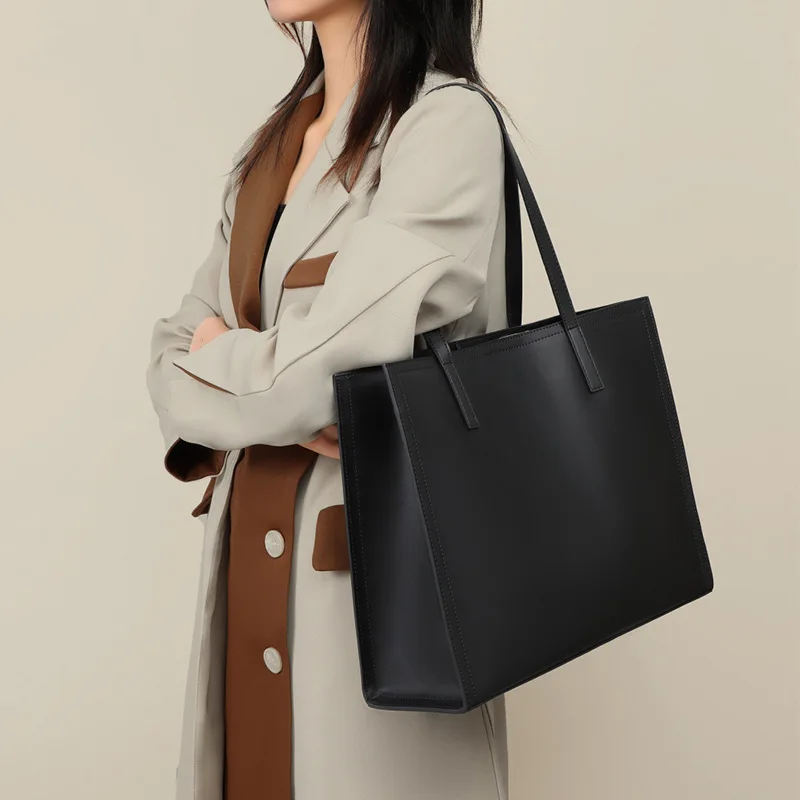 

New commuting tote bag with large capacity for women, one shoulder handbag, stylish briefcase