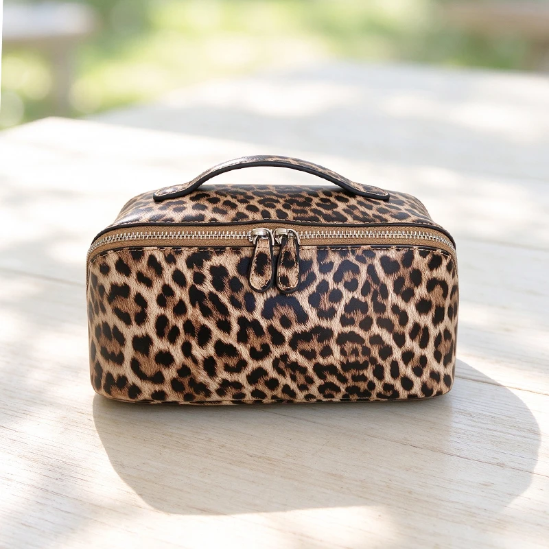Travel Genuine Leather Makeup Bag New Fashion Leopard Print Cowhide Cosmetic Bag Large Capacity High-Quality Handbag Storage Bag
