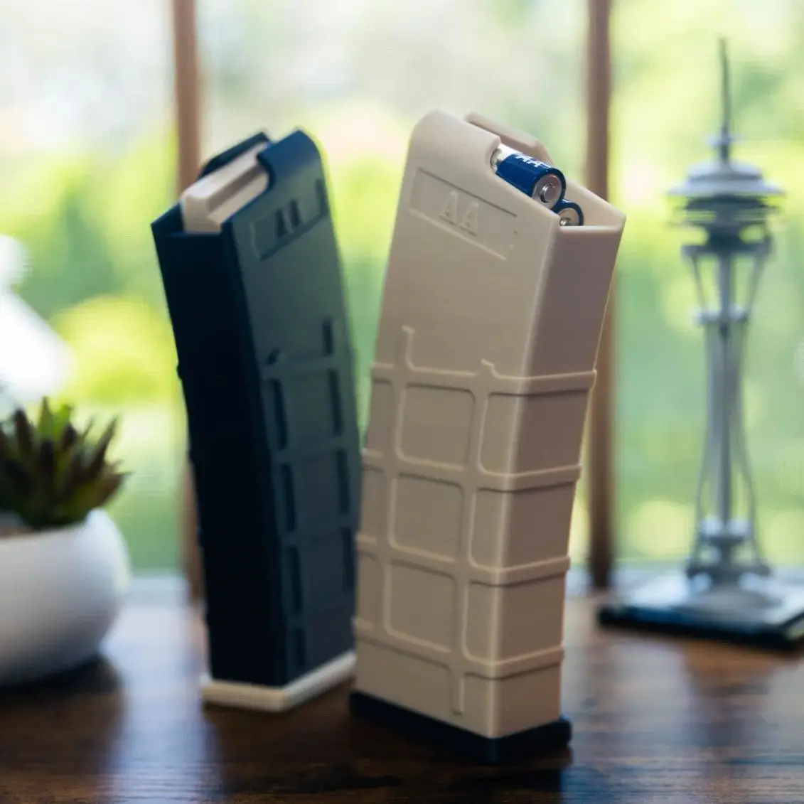 

AA No.5 Battery Storage Box Storage Bullet Magazine Shaped 3D Printing Creative Design