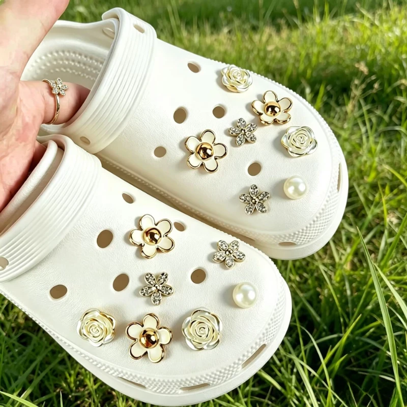 14PCS Shoe Charms Fashion Water Diamond Flower Pearl Rose Daisy Buckles for Sandals Clogs DIY Accessory Gifts