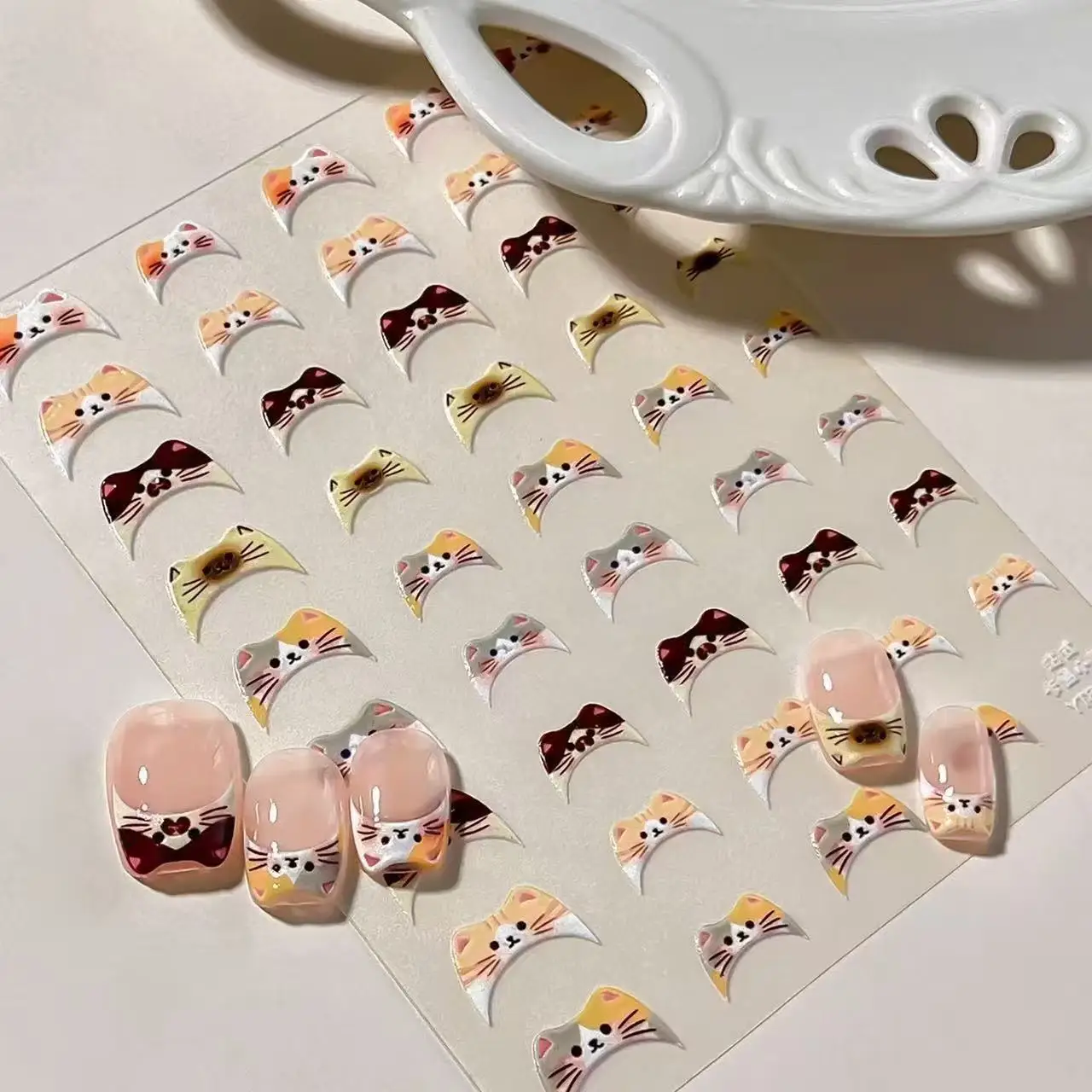 1 Stück/3 Stück INS Niedliche Katzen-Emoji Nagelaufkleber, Geprägte 3D DIY Französische Kätzchen-Fingerspitzen-Dekorationsaufkleber – Detail 1