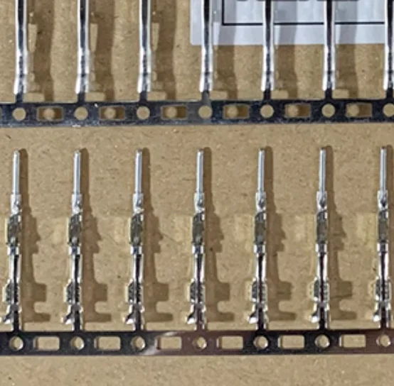 100pcs/lot 1376109-1 for:20-22AWG 100% New