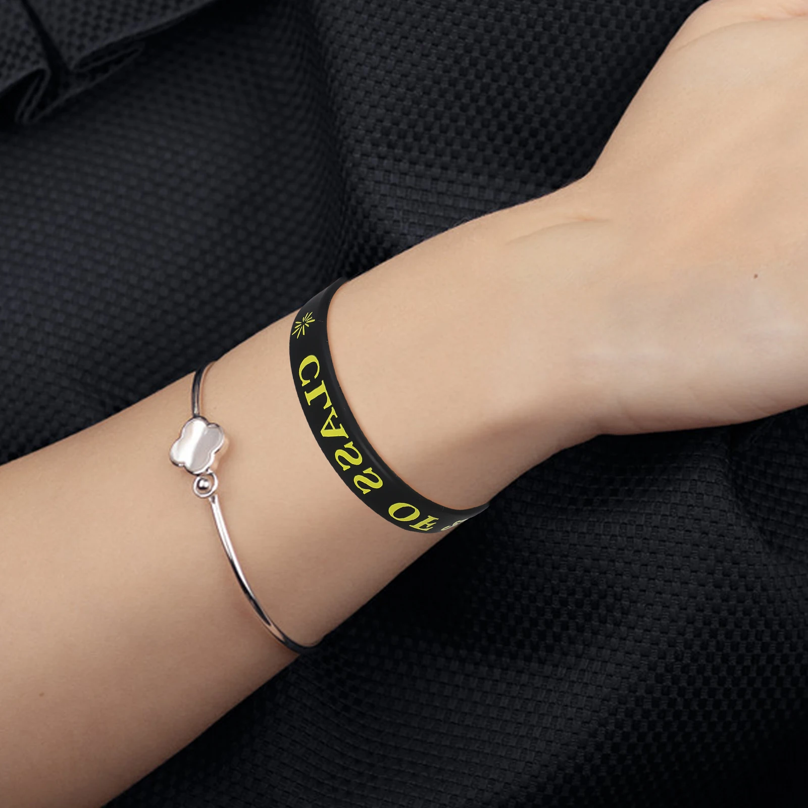 

24 Pcs Graduation Silicone Bracelets Class of 2025 Wristbands for Students Party Favors Durable Elastic Keepsake Gifts
