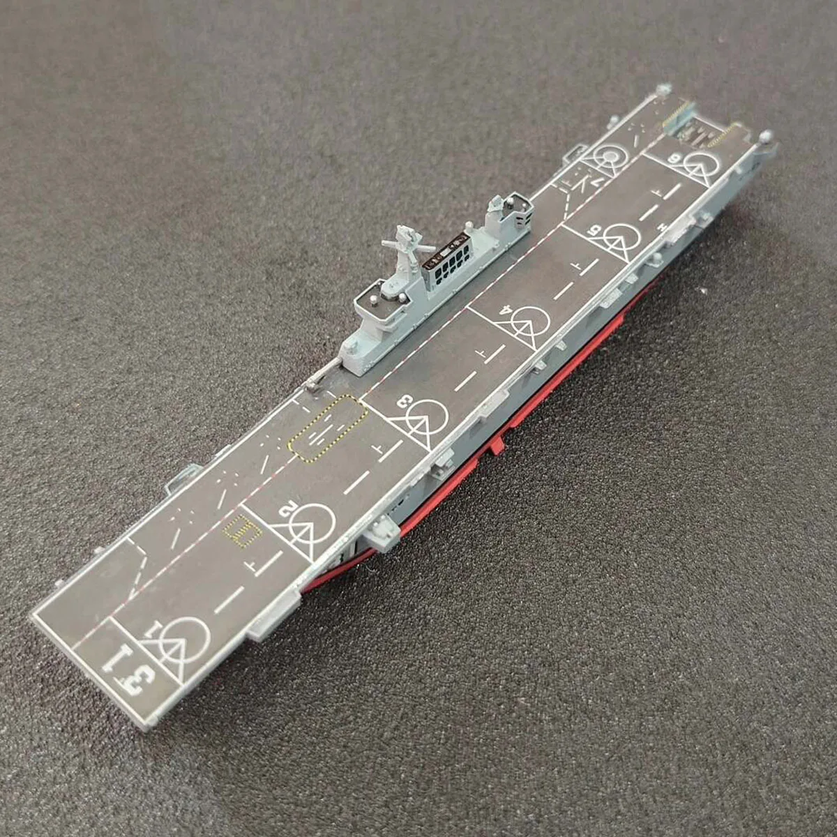 

Модель амфибийного штурмового корабля 1/200 0075, искусно выполненная статическая модель корабля, игрушка-украшение, модель военного корабля