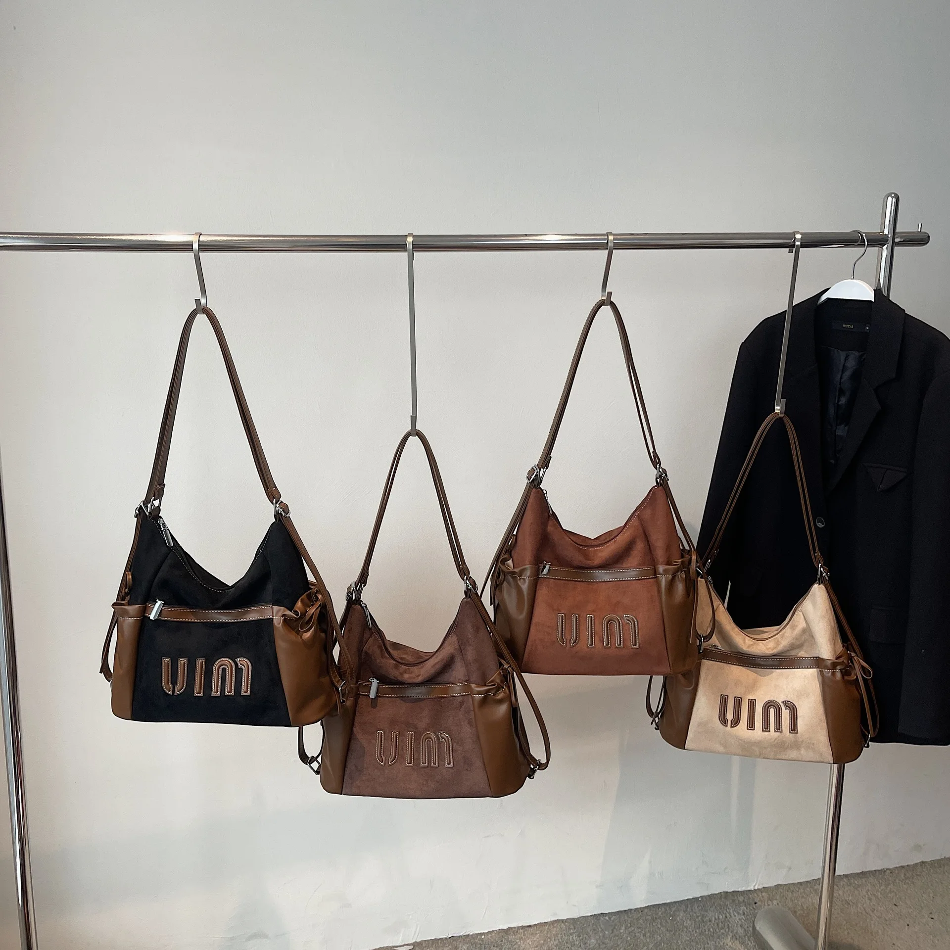 

Модная сумка через плечо с буквенным принтом, новинка 2023 года для женщин, легкий рюкзак-трансформер, повседневная сумка большой вместимости для ежедневного использования