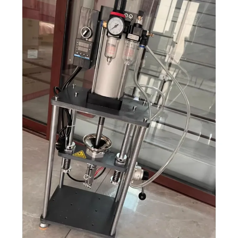 

Small Manual Vertical Injection Molding Machine 10g Capacity for PVC & ABS Without Mold