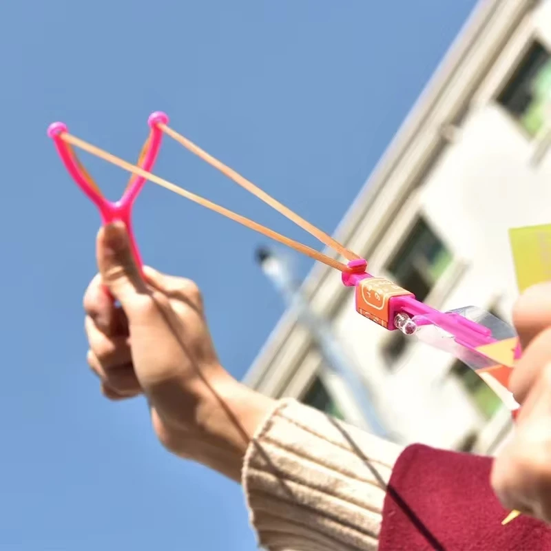 Jouet lumineux magique, fusées, hélicoptères, jouets volants, lumières LED, sports de plein air, fêtes, cadeaux amusants, bandes de caoutchouc, cadeaux de catapulte, 16 pièces