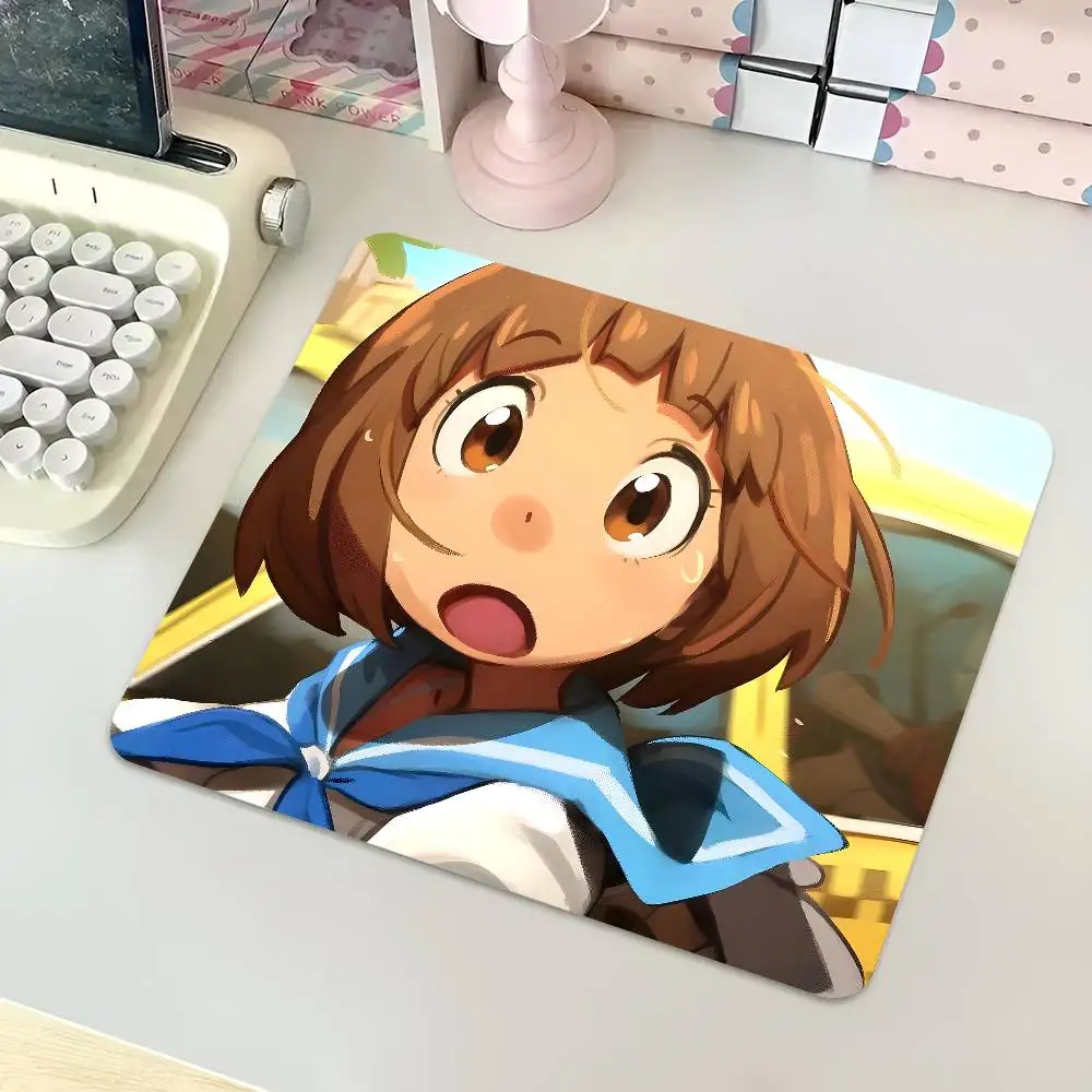Mako Mankanshoku Kill La Kill Mousepad Small LockEdge Mouse Pad For Gamers Computer Desk Pad Rectangular Anti-slip Rubber