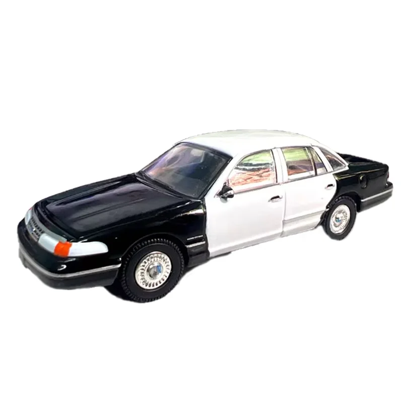 Greenlight Diecast 1:64 Scale Crown Victoria Police Alloy Car Model Collection Display Toy Gifts Souvenirs