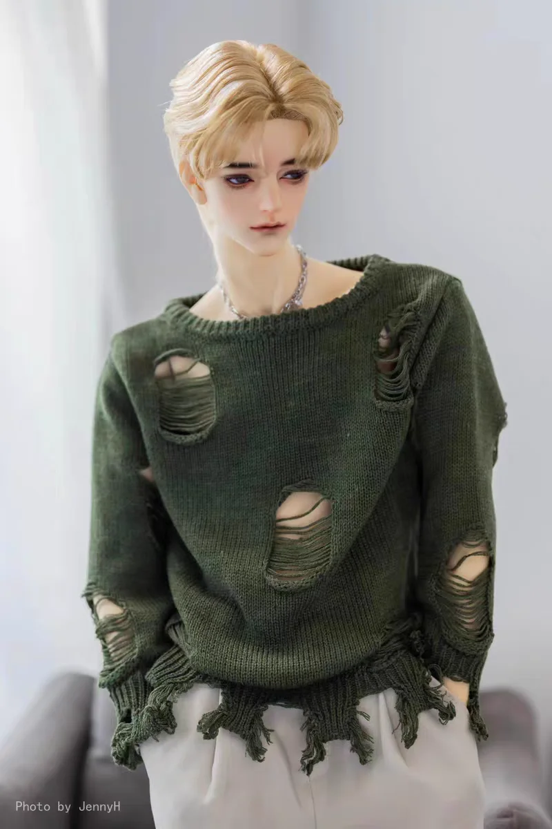 

BJD children's clothing with torn holes sweater in size 4 Uncle knitted sweater top with hollowed out edges and multiple colors