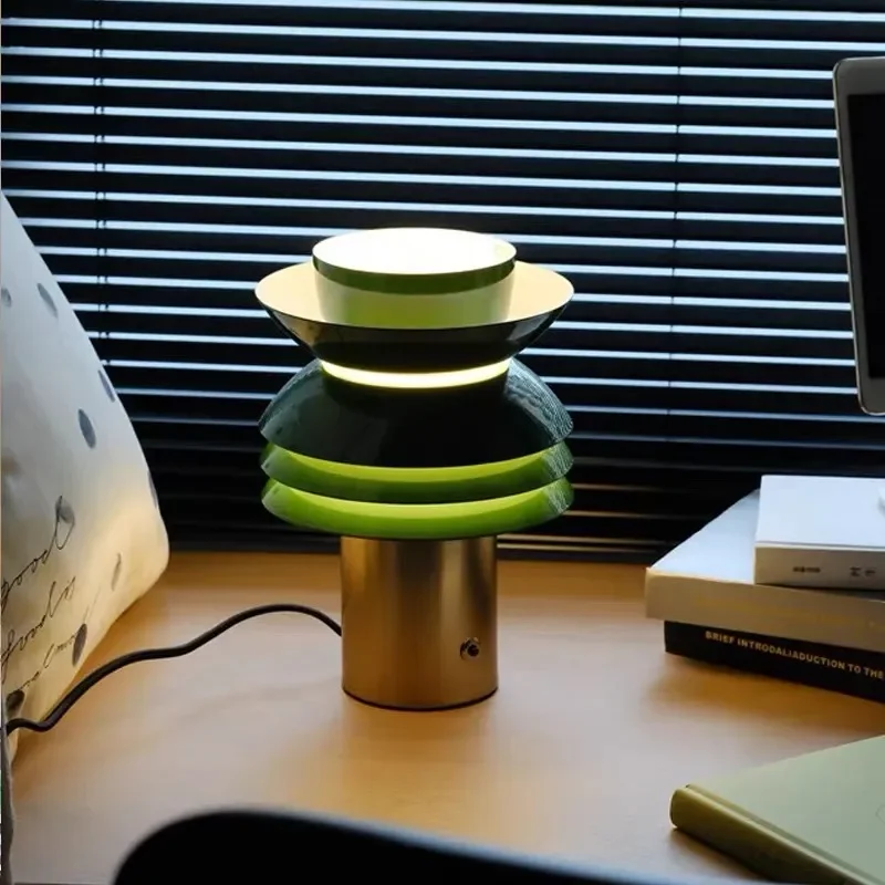 French Retro Laminated Glass Table Lamp Vintage Bedside Light for Hotel Bedroom Decor Modern Atmosphere Desk Lighting Fixture