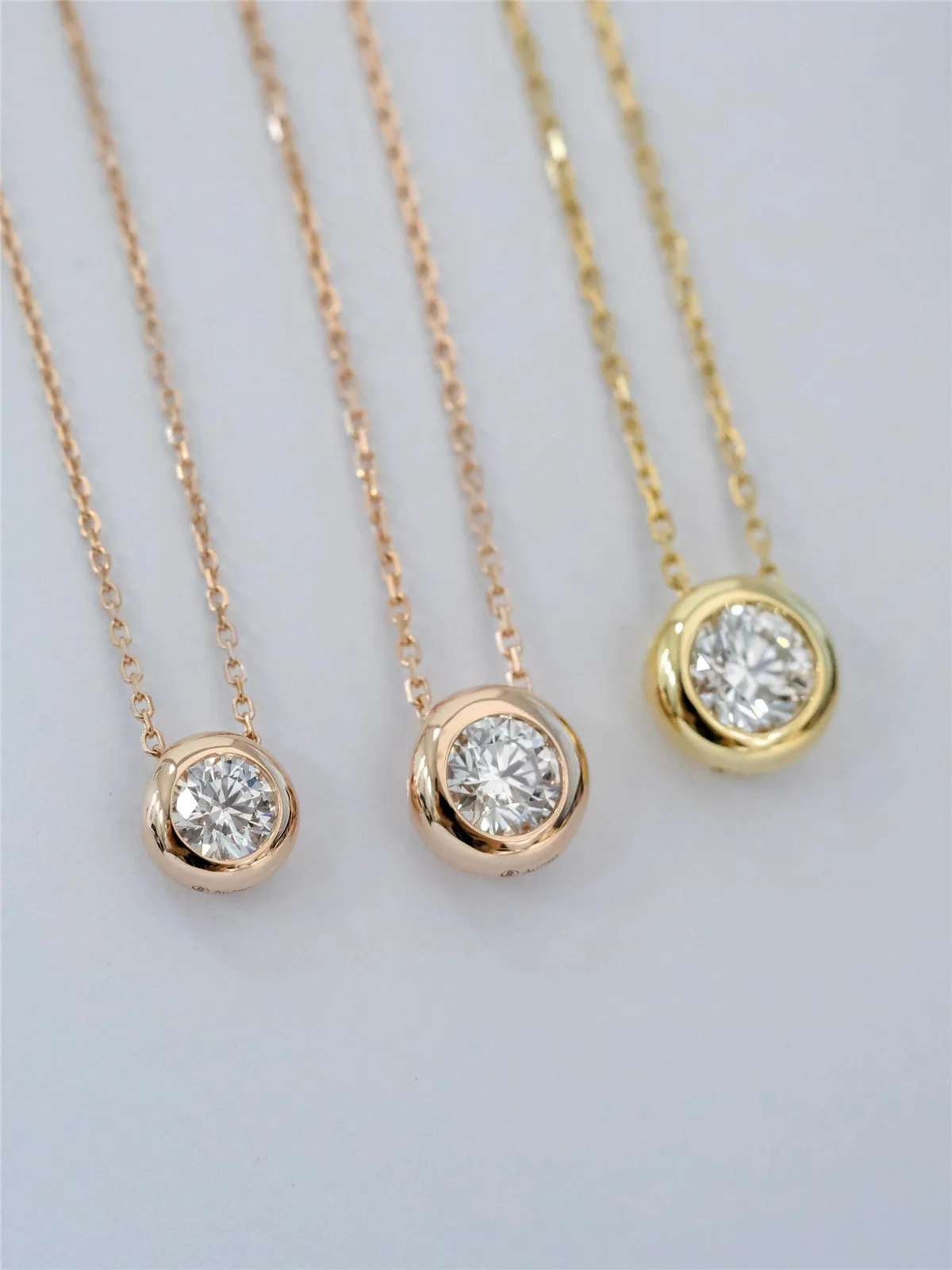 10K Solid Gold, Real Gold Lab-Grown Diamond Round Bubble 0.5CT Diamond Pendant Bean Necklace High-End Custom Jewelry Wholesale.