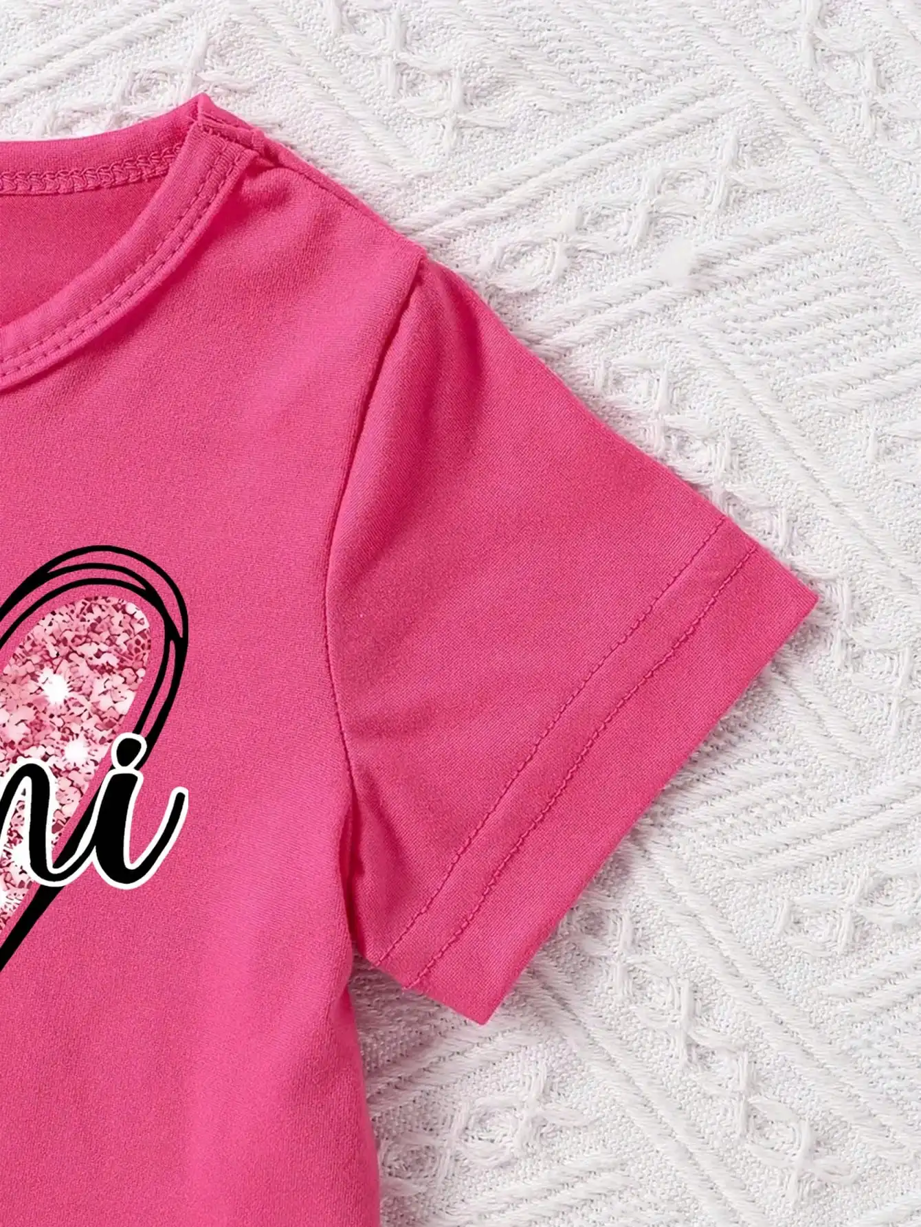2026 Mädchen-Liebesbrief-Print Zweiteiler-Set Rundhals-Kurzarm-T-Shirt + lockere einfarbige Shorts Sommer-Set – Detail 24