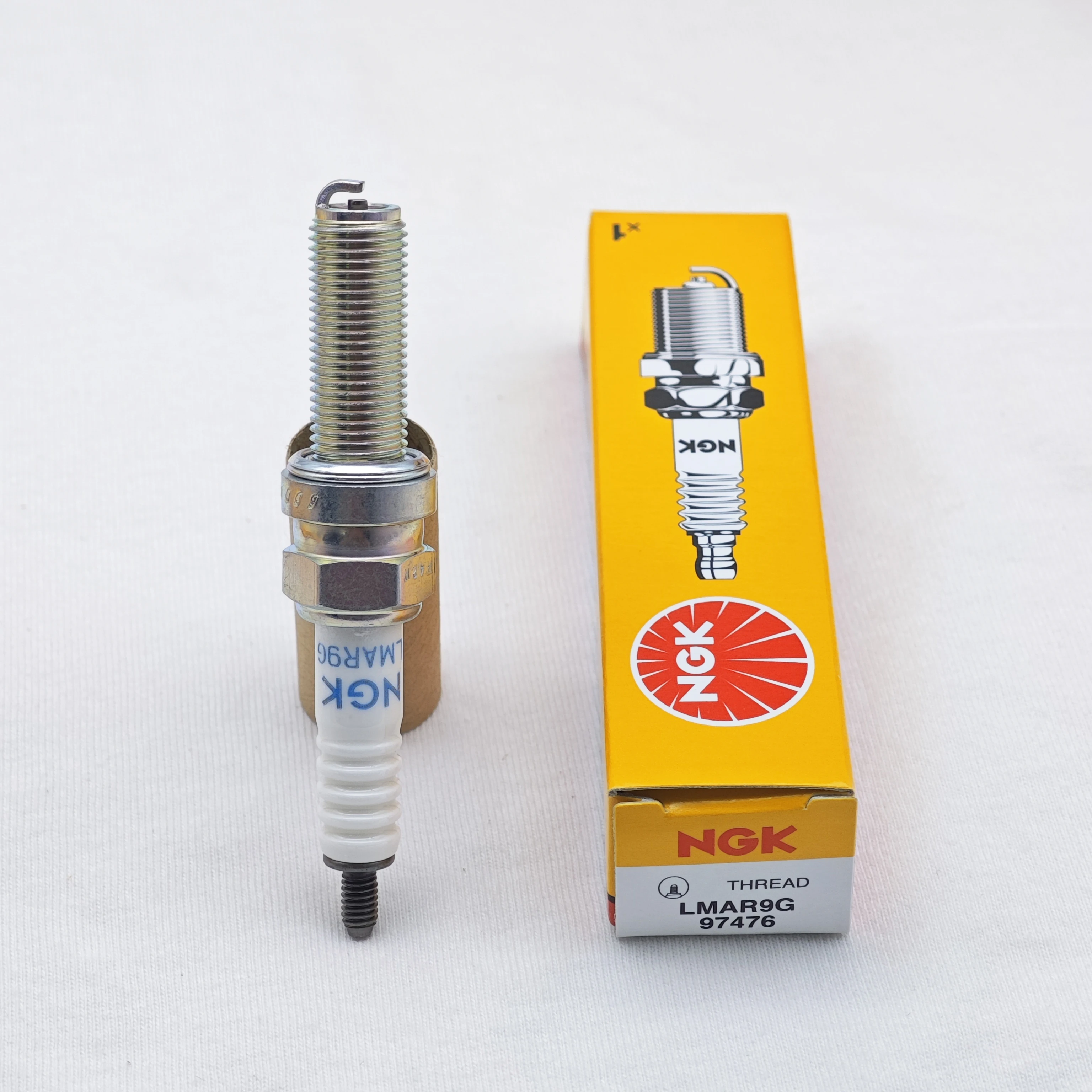 1pcs Original Spark Plug LMAR9G 97476 92222 Suitable For Some Models of EX400 NINJIA 400(2018-2020) Z400 ABS (2018-2023) etc)