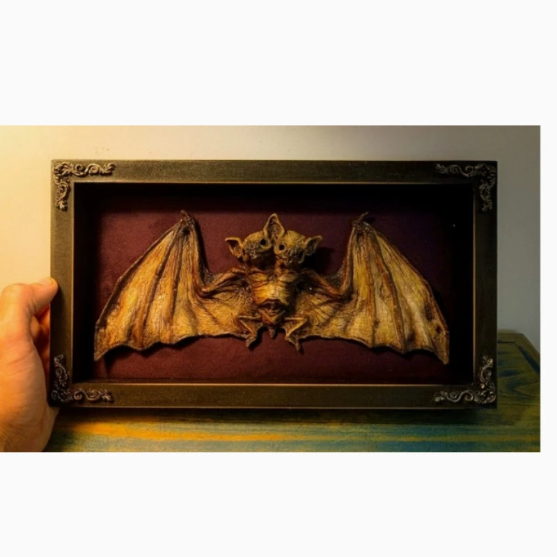 3D Resin Double Headed Bat Specimen Statue Halloween Wall Hanging Retro Home Decoration Bat Statue Frame Display Painting