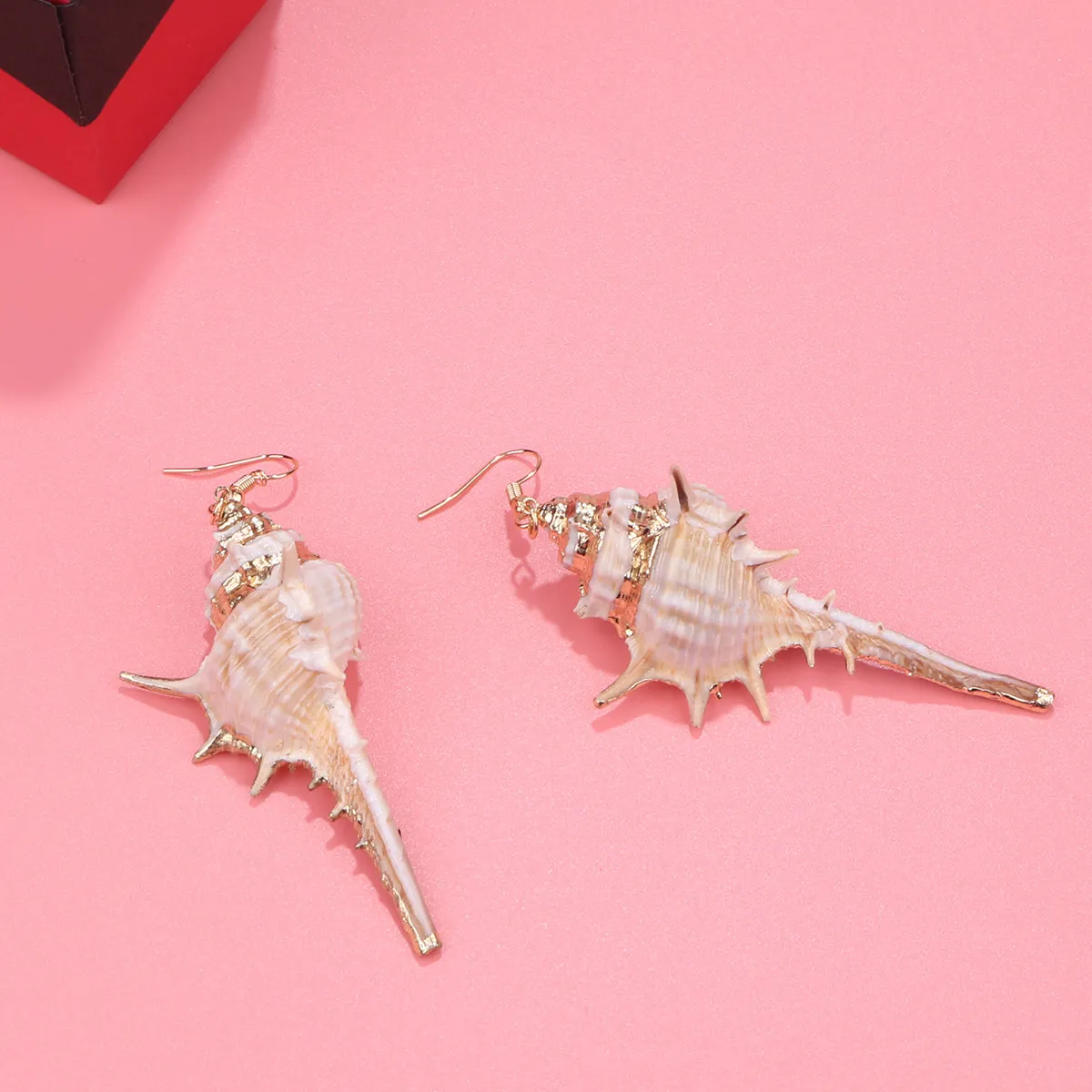 2Pairs Conch Earrings Shell Shape Danglers Marine Inspired Elegant Ear Drops for Women Stylish Casual Formal Occasion Accessory