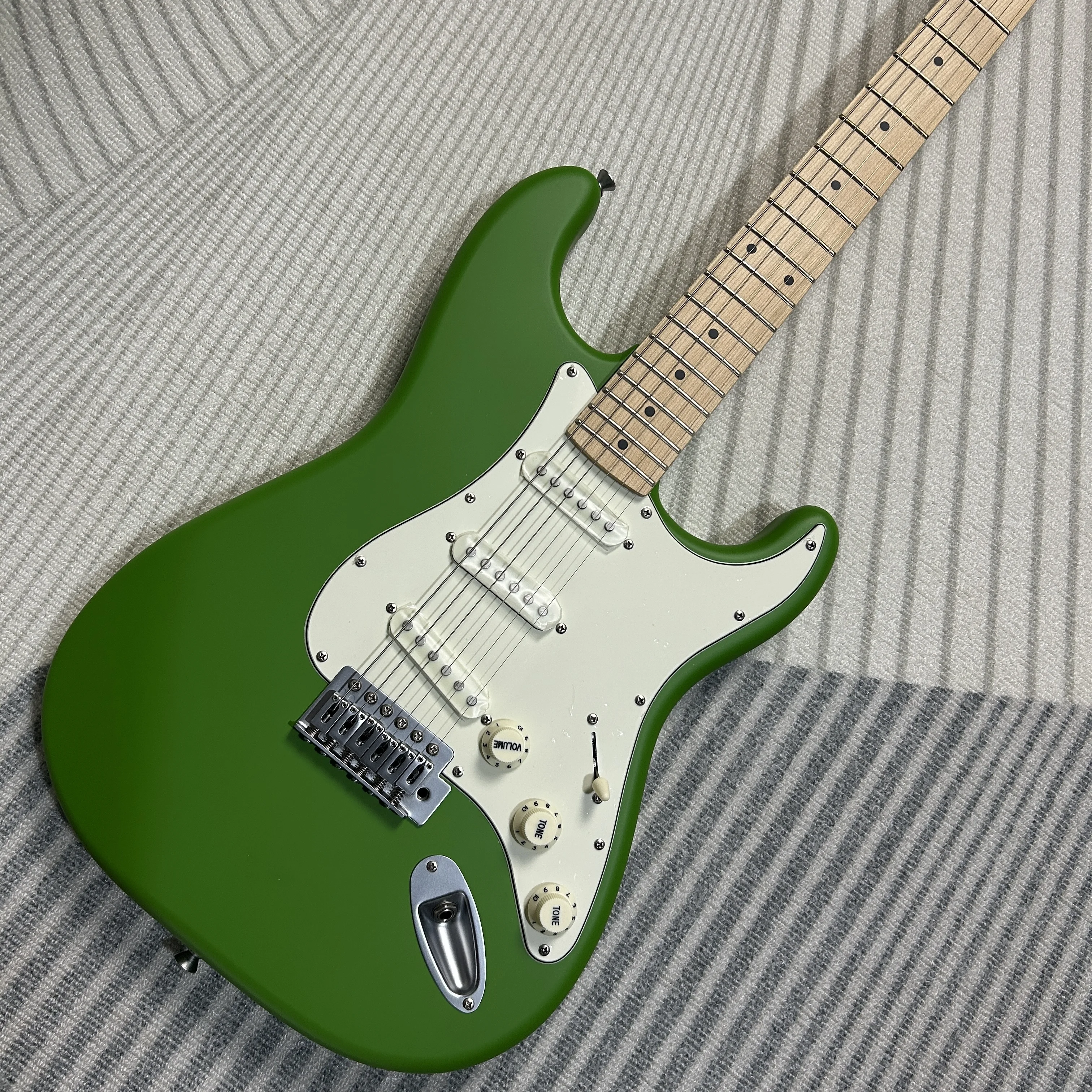 Gleeson GST Green Electric Guitars Matte Finish Mahogany Body Maple Fretboard view 4
