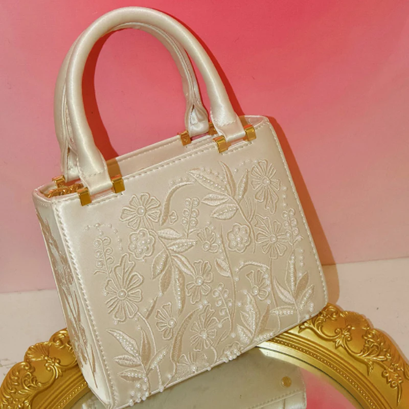 

Luxury Pearl Embroidery Fashionable Women Handbag Cheongsam Banquet Women Bag Chain Shoulder Bag Crossbody Bag