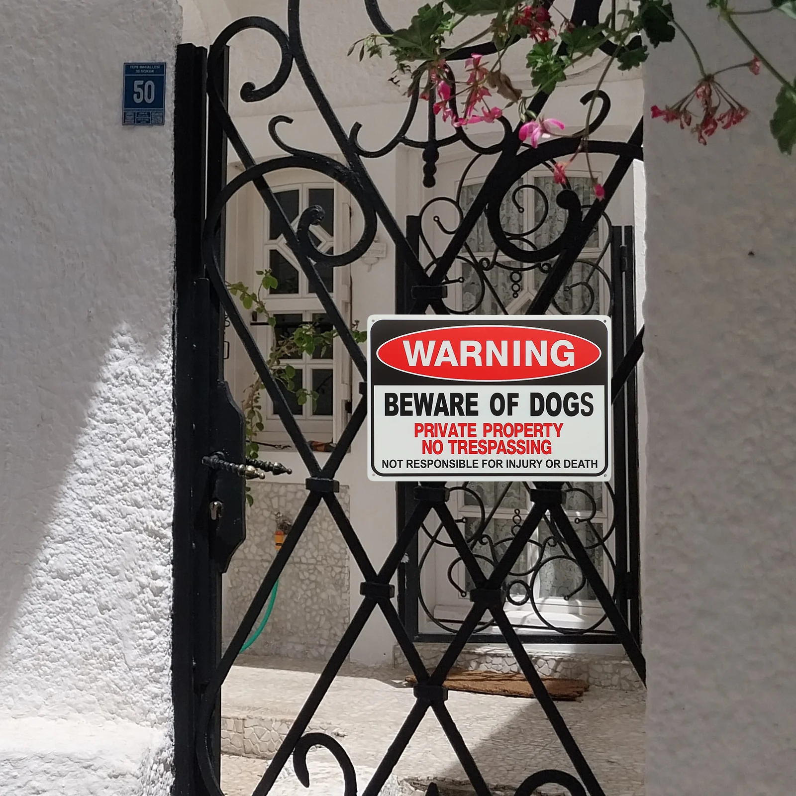 

HANABASS 2pcs of Dog Reflective Tin Sign Garden Fence Decor No Trespassing Warning Outdoor Weatherproof Wall Art