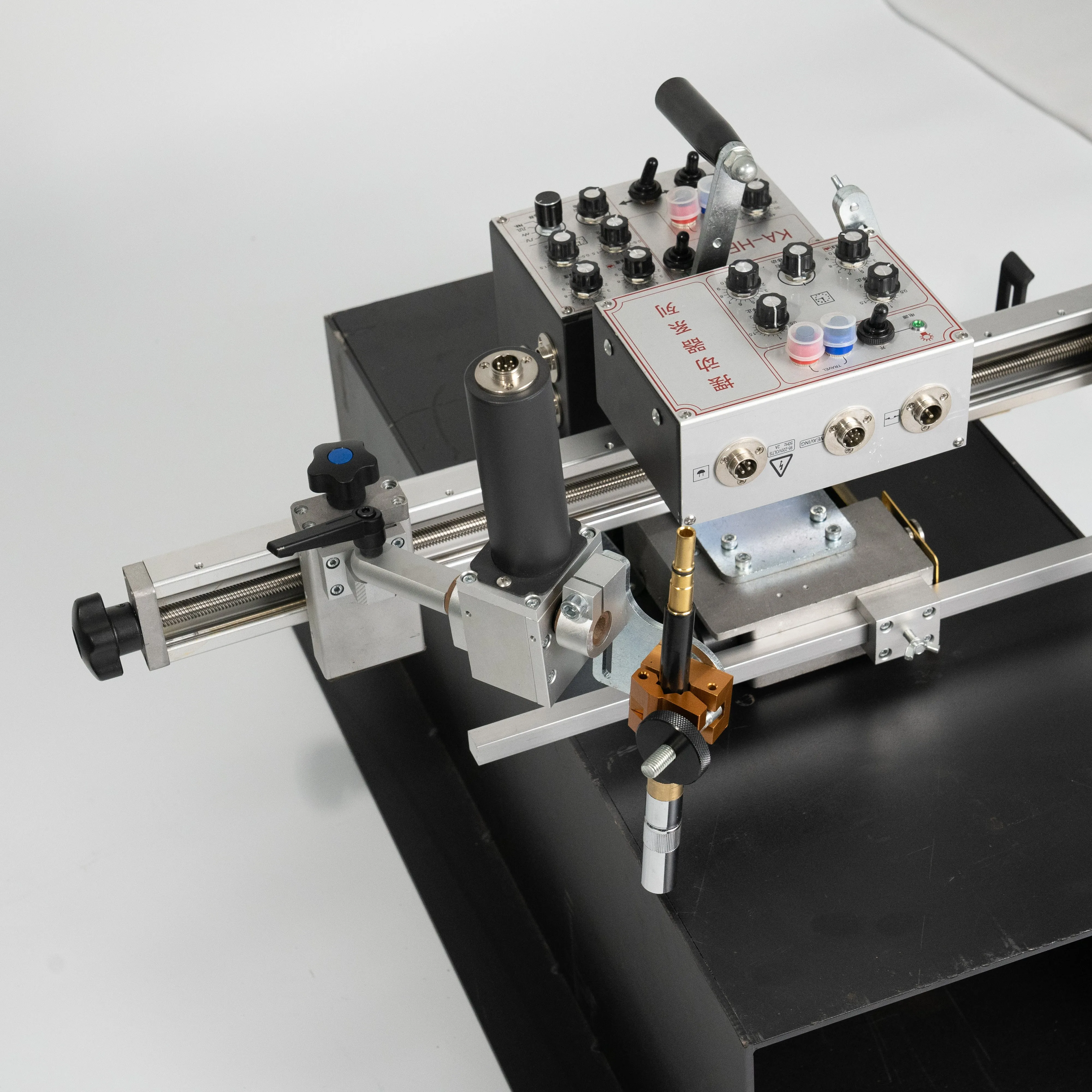 High Cost Performance KA-HE9 Welding Robot With Oscillation Automatic Laser Welded Beam Continuous Four-wheel Drive Carbon Steel