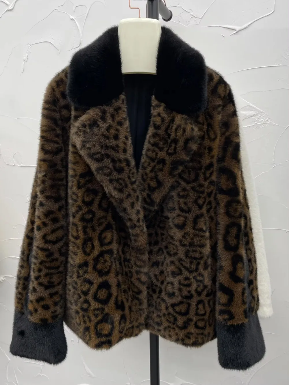 2024 Winter Jacket Women Artificial Faux Fur Coat Thick Warm Loose Outerwear Streetwear Luxury Leopard New Fashion Brand Casual