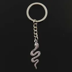New Fashion Keychain 42x14mm Cobra Snake Pendants DIY Men Silver Color Car Key Chain Ring Holder Souvenir For Gift