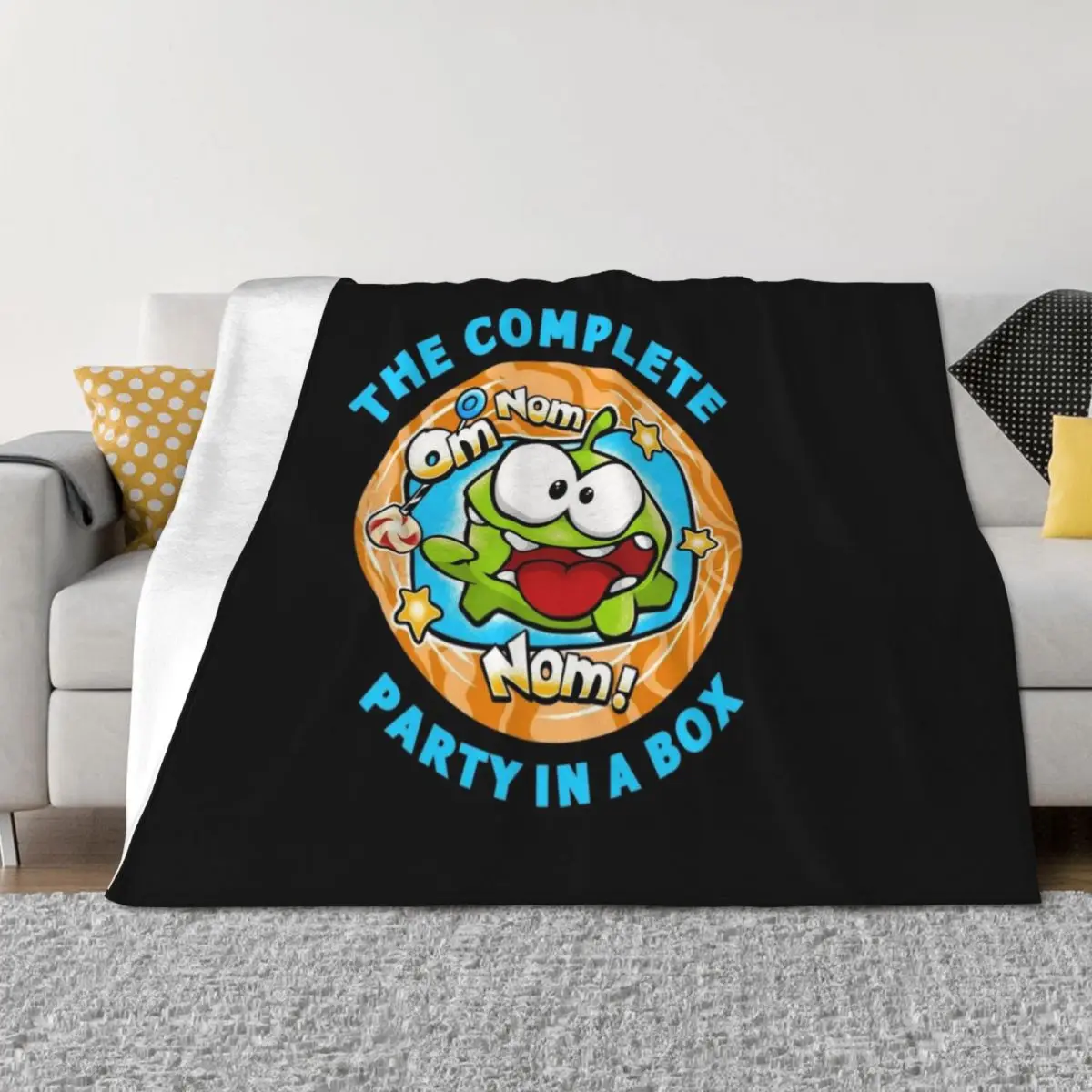 Om Nom Throw Blanke… - image