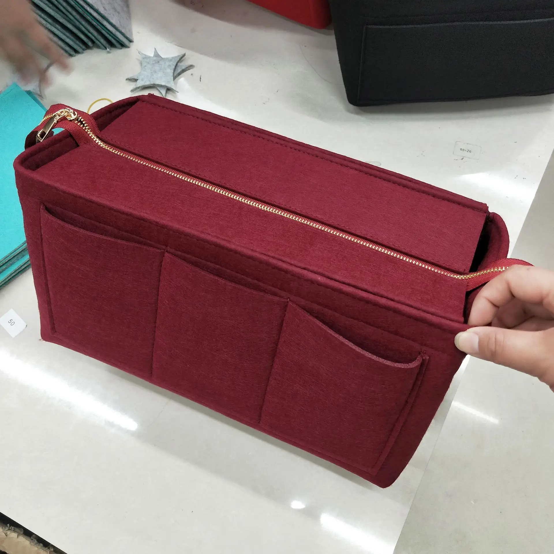 Felt Cloth Insert Booktote Organizer for luxury Handbag Cosmetic Bag with zipper Organizer Travel Mommy Bag Fit Onthego insert